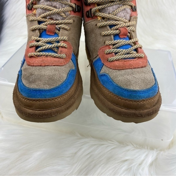 UGG HIGHLAND HI HERITAGE UNYSEX-CHILD SUEDE SHOES SIZE 1 - Picture 5 of 9